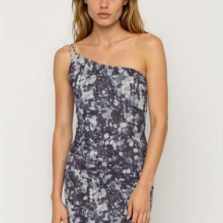 Abito da donna mono spalla con fantasia astratta – Eleganza moderna – Misure Curvy – Brand Monki
