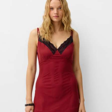 Mini Abito Sensuale con Dettagli in Pizzo Nero - Eleganza e Fascino per la Sera - About You Per Kayla Shyx