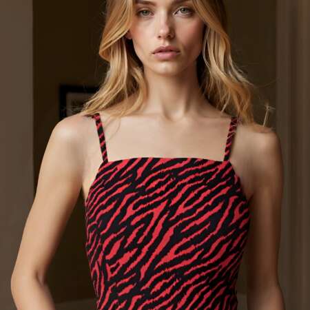 Top Corto da Donna con Stampa Zebrata Rosso e Nero, Spalline Sottili - Nasty Gal